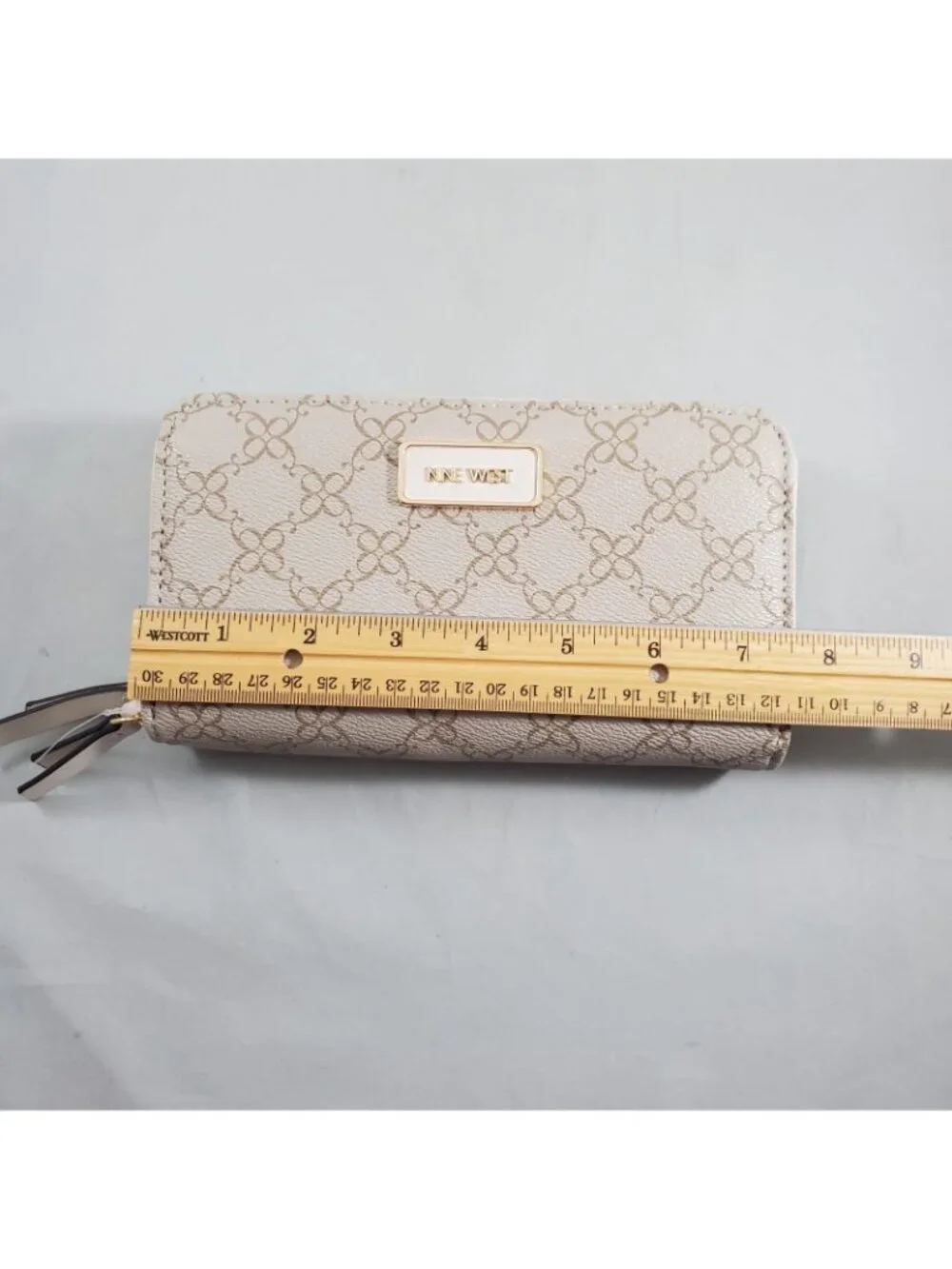 Nine West Norah Large Double Zip Around Wallet Clutch Beige Geometric Pattern